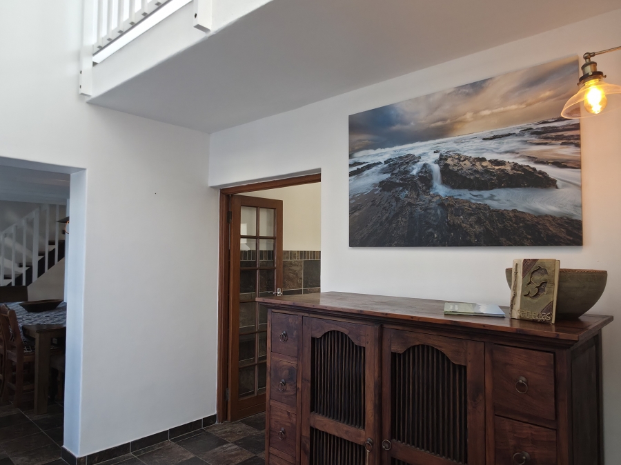 5 Bedroom Property for Sale in Wavecrest Eastern Cape